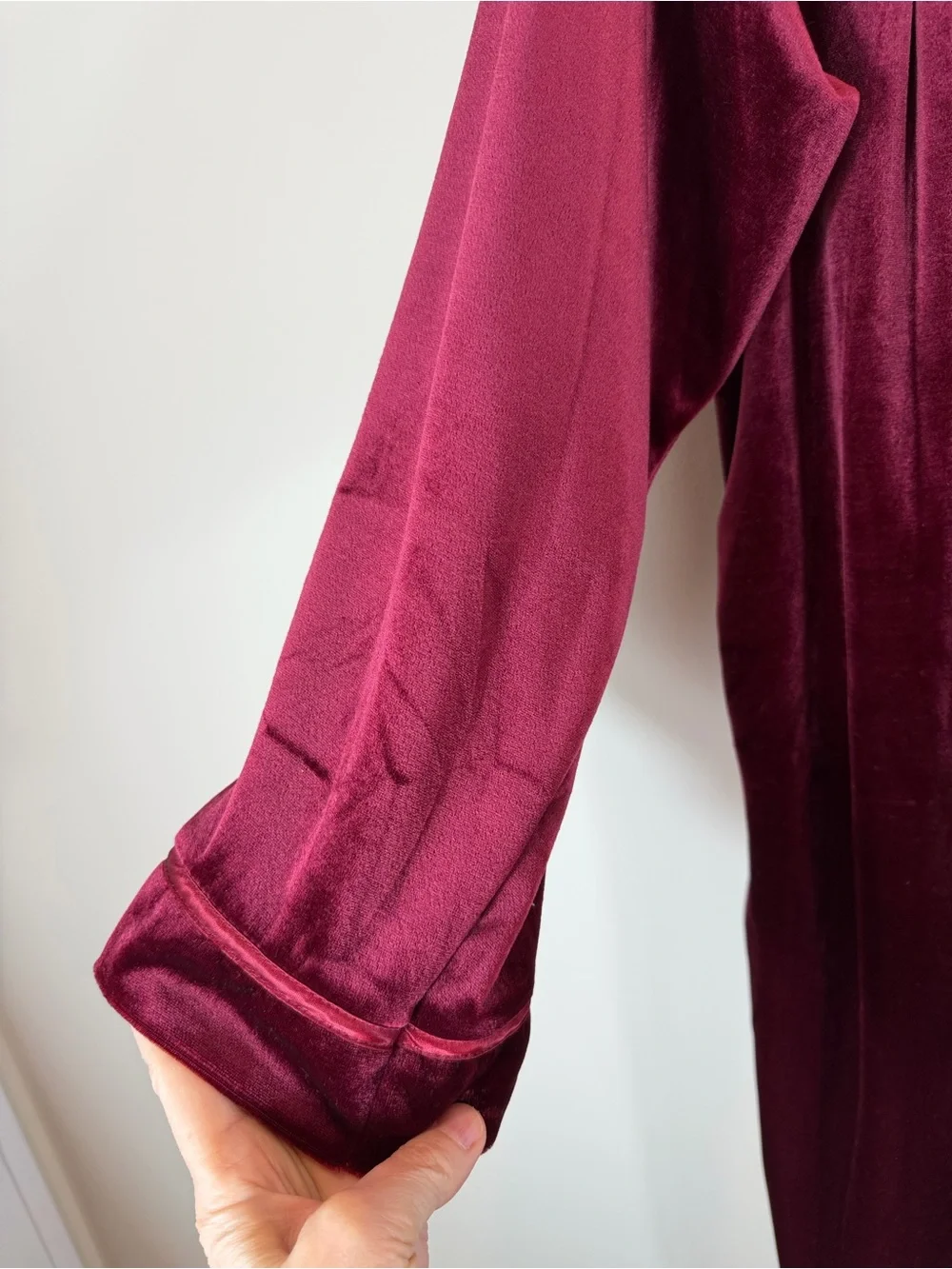 Vintage Cinema Etoile Women's Long Velour Robe with Tassel Collar - Burgundy M